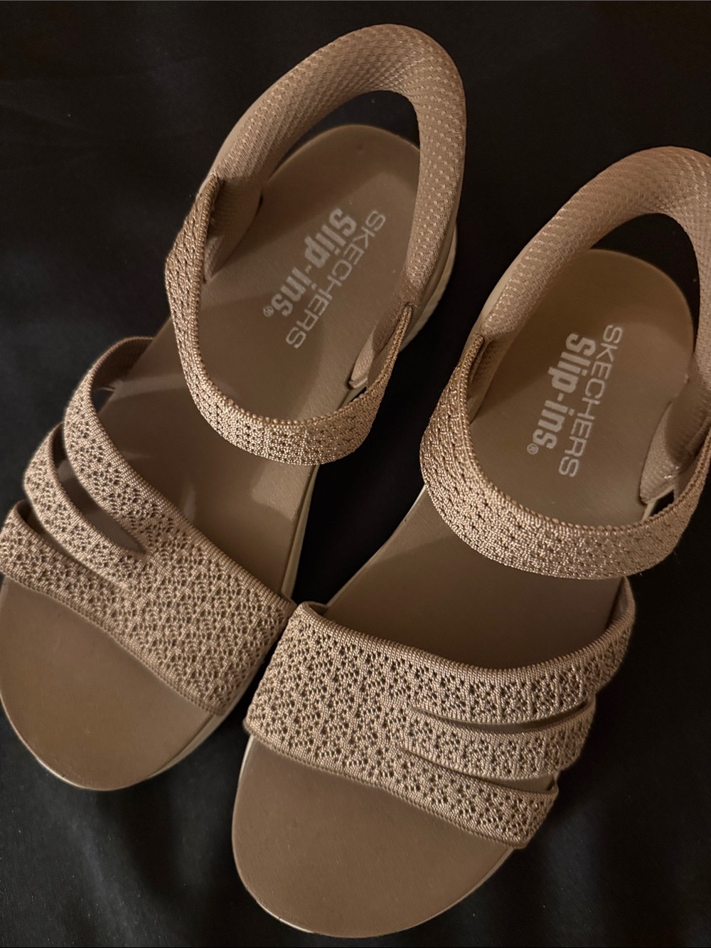 Skechers Women’s Tan Knit-Strap Slip-ins Sandals size 9.5